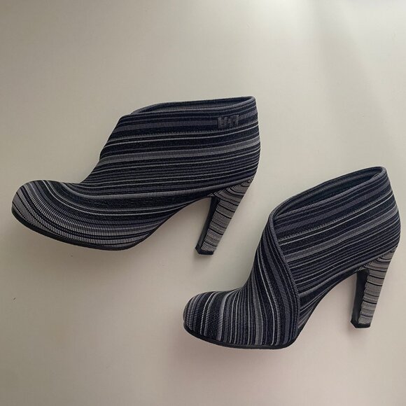 United Nude Women's Fold Hi Ankle Boot in Fog, size 38 M EU / 8 B(M) - Picture 2 of 7